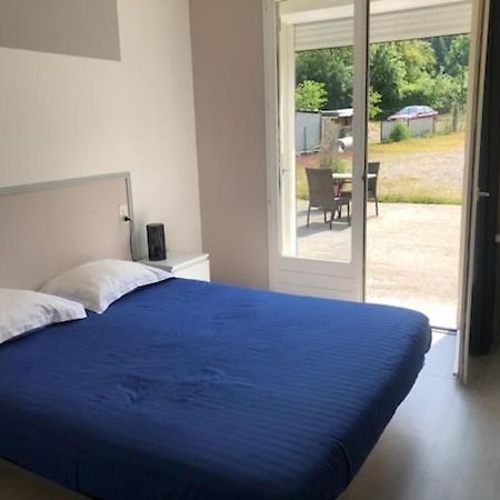 אויונה Hotel Bon Accueil מראה חיצוני תמונה