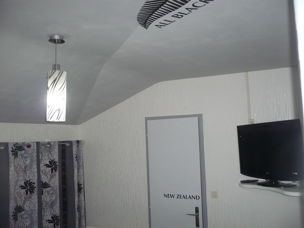אויונה Hotel Bon Accueil חדר תמונה