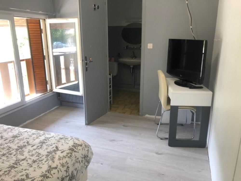 אויונה Hotel Bon Accueil מראה חיצוני תמונה