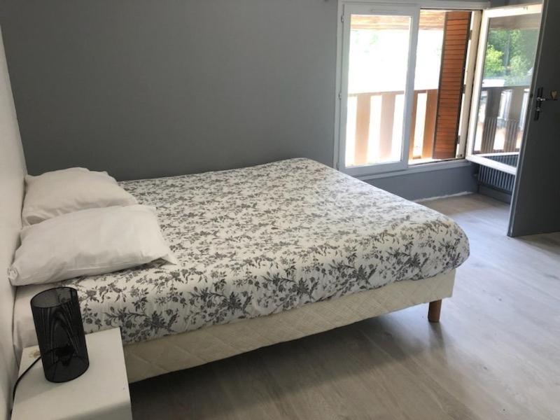 אויונה Hotel Bon Accueil מראה חיצוני תמונה
