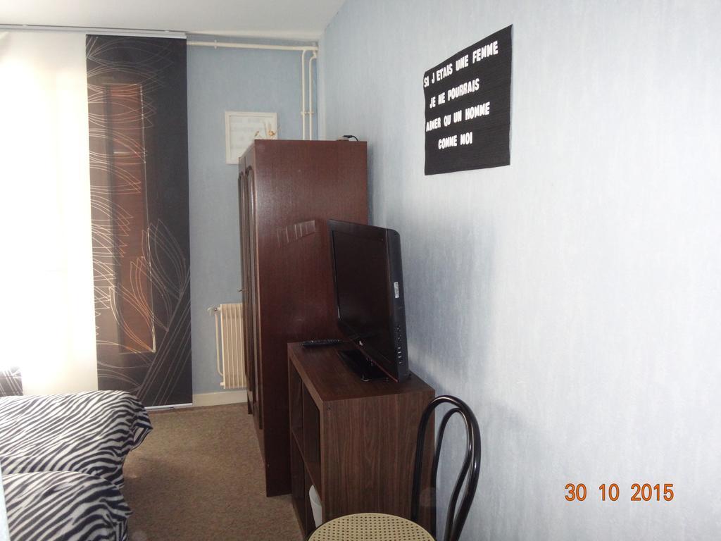 אויונה Hotel Bon Accueil חדר תמונה