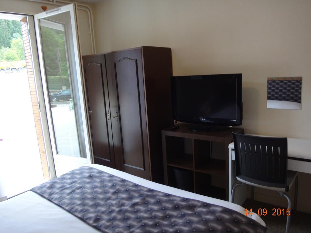 אויונה Hotel Bon Accueil חדר תמונה