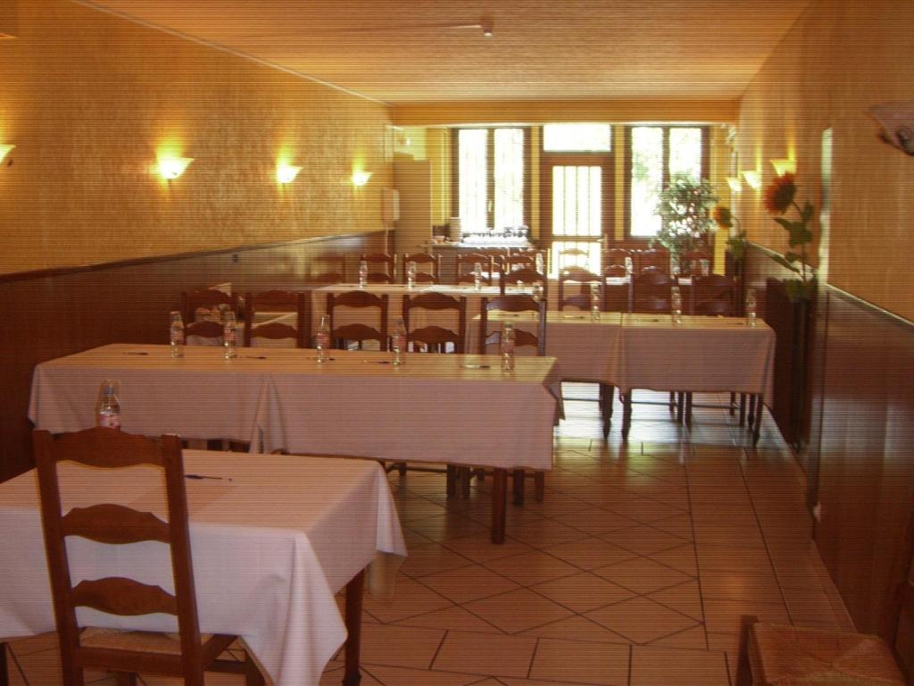אויונה Hotel Bon Accueil מראה חיצוני תמונה