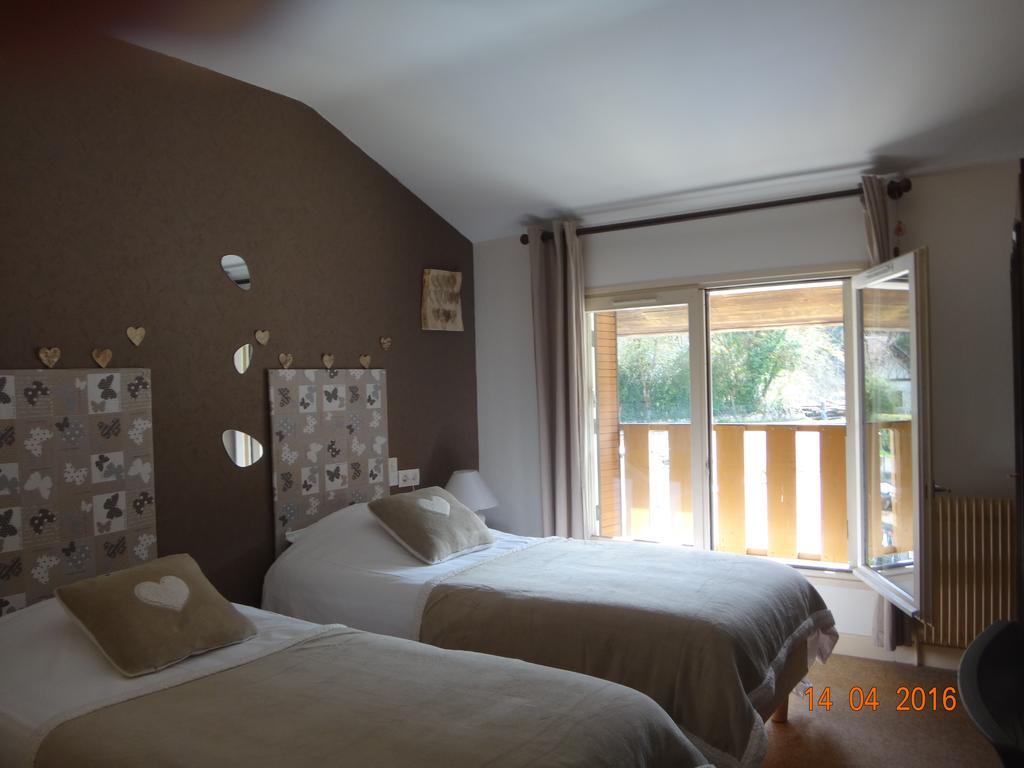 אויונה Hotel Bon Accueil מראה חיצוני תמונה